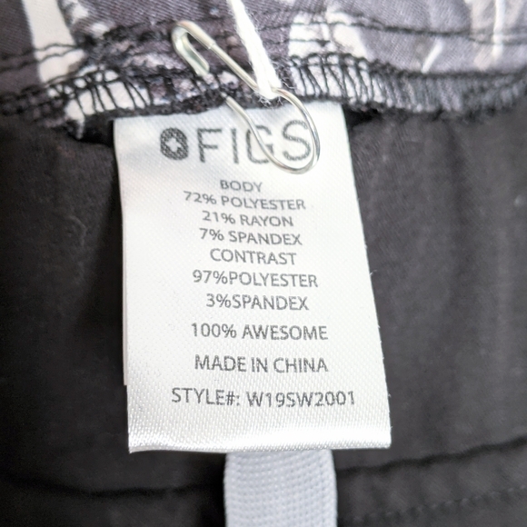 FIGS Tema Performance Wide Leg Cargo Scrubs Pants - Picture 9 of 12